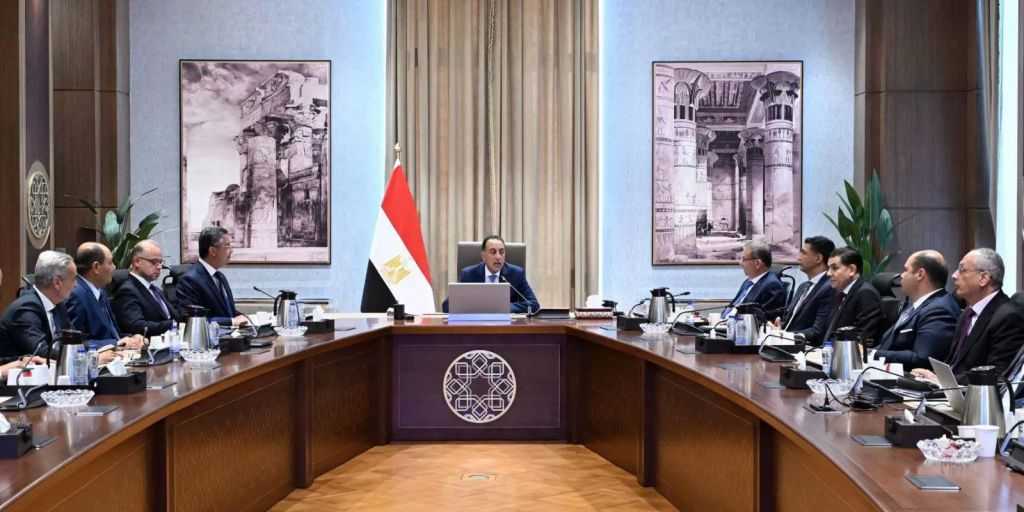 رئيس الوزراء يُوجه بإنشاء معارض دائمة للسلع بالمحافظات ونشر الأسعار الاسترشادية للمنتجات