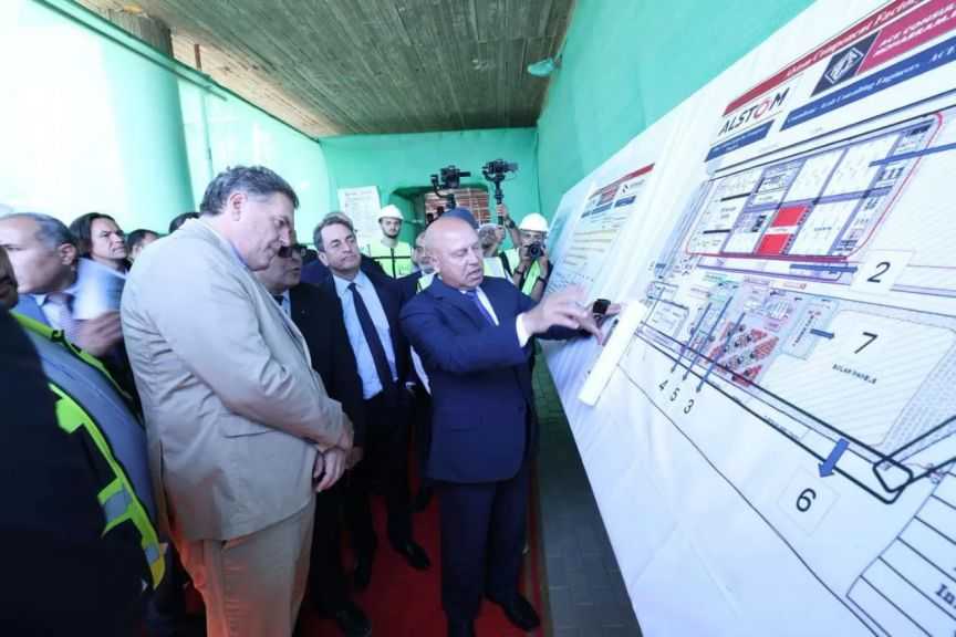 وزيرا النقل المصري والفرنسي يتفقدان مجمع ألستوم الصناعي ببرج العرب لتوطين صناعة السكك الحديدية| صور