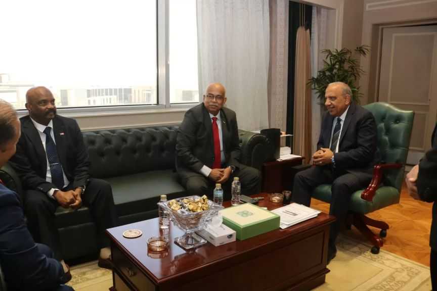 وزير الكهرباء يستقبل نظيره السوداني لبحث التعاون المشترك لإعادة بناء وتأهيل الشبكات