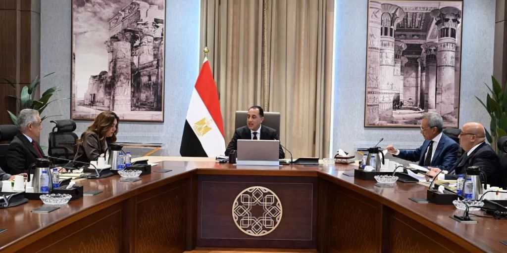 رئيس الوزراء يُناقش التعديلات المقترحة على قانون التصالح في بعض مخالفات البناء