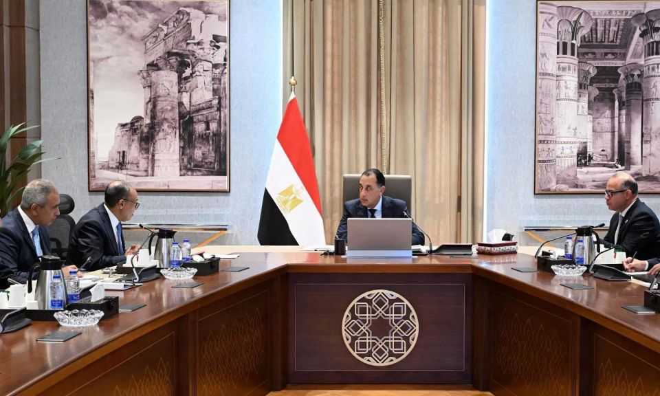 رئيس الوزراء يُكلف بتشكيل مجموعة عمل لتنظيم اجتماع مخصص للأعمال بالتعاون مع المنتدى الاقتصادي العالمي بالقاهرة