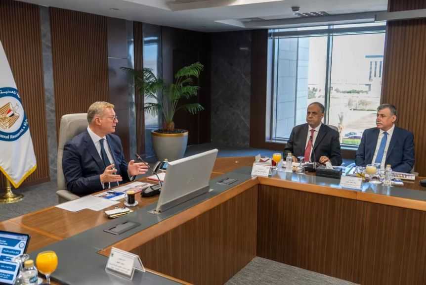 ”البترول”: إنشاء 29 مستودعًا لتخزين البترول الخام بطاقة 32 مليون برميل