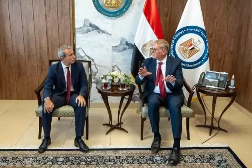 وزير البترول يؤكد لـ”إيني” أهمية التعجيل بتنمية حقل ”دينيس” المكتشف بالبحر المتوسط لوضعه على الإنتاج