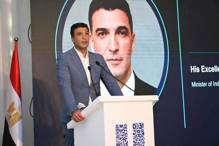 وزير الصناعة: ”يونيليفر” تمتلك 3 مصانع في مصر وتصدر منتجاتها إلى أكثر من 30 دولة