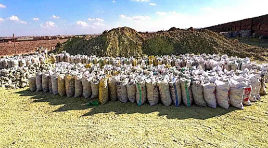ضبط 3700 طن أسمدة بمصنع غير مرخص بالجيزة