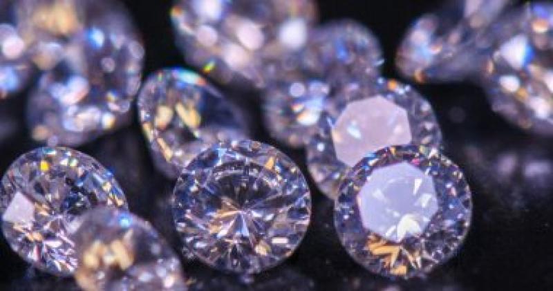كندا تفرض قيودًا إضافية على استيراد الماس الروسي