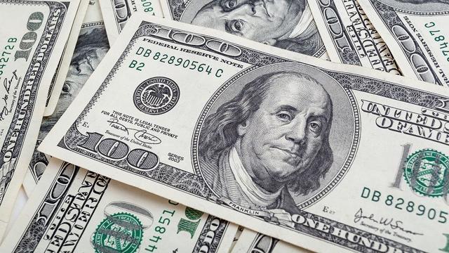 انخفاض أسعار صرف الدولار في البورصة العراقية