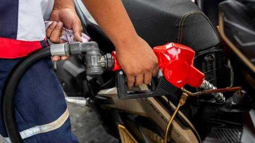 الفلبين تسمح مؤقتاً باستخدام وقود أقل نقاء بسبب أزمة الشرق الأوسط الفلبين تسمح مؤقتاً باستخدام وقود أقل نقاء بسبب أزمة الشرق الأوسط