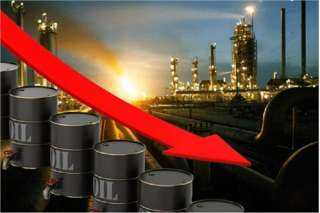 النفط يغلق على انخفاض لكنه يحقق مكاسب أسبوعية بأكثر من 3%