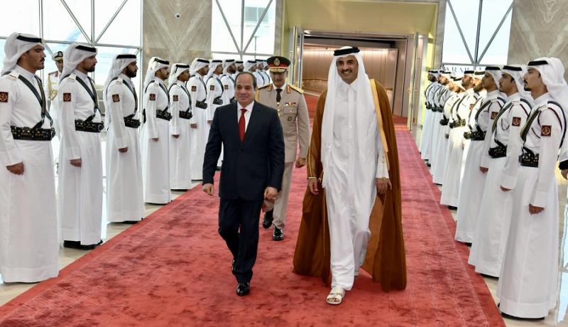 الرئيس عبد الفتاح السيسي وأمير قطر تميم بن حمد - أرشيفية