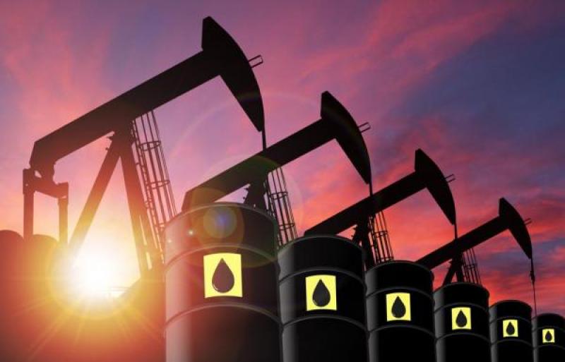 ارتفاع أسعار النفط بشكل طفيف وسط مخاوف الإمدادات