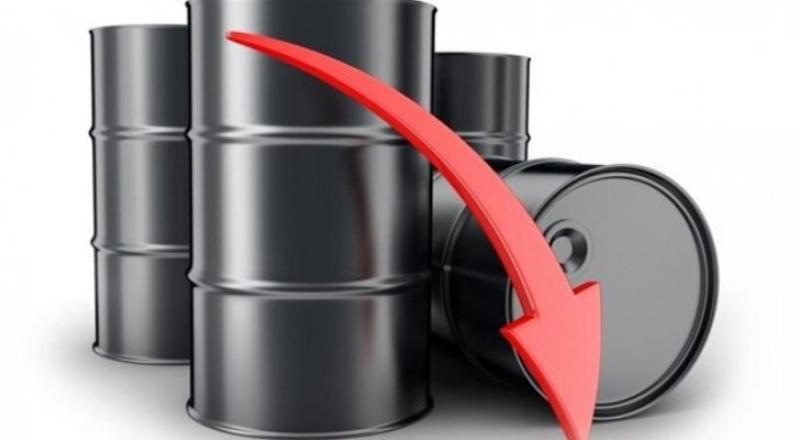 أسعار النفط تنخفض لأدنى مستوياتها منذ يناير
