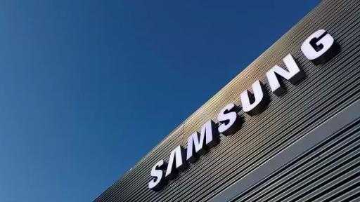 سامسونج ترفع أسعار خدمات تصنيع الرقائق 15% بدعم من طفرة الذكاء الاصطناعي سامسونج ترفع أسعار خدمات تصنيع الرقائق 15% بدعم من طفرة الذكاء الاصطناعي