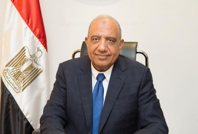محمود عصمت - وزير قطاع الأعمال العام