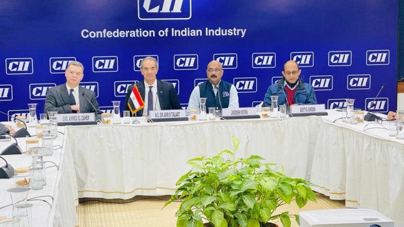 وزير الاتصالات وأعضاء اتحاد الصناعة الهندية (CII)