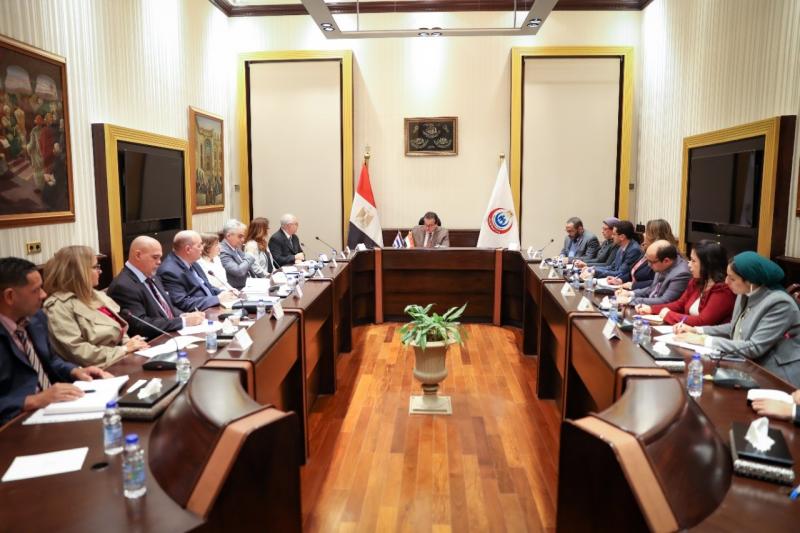 اجتماع الوزير والوفد الكوبي