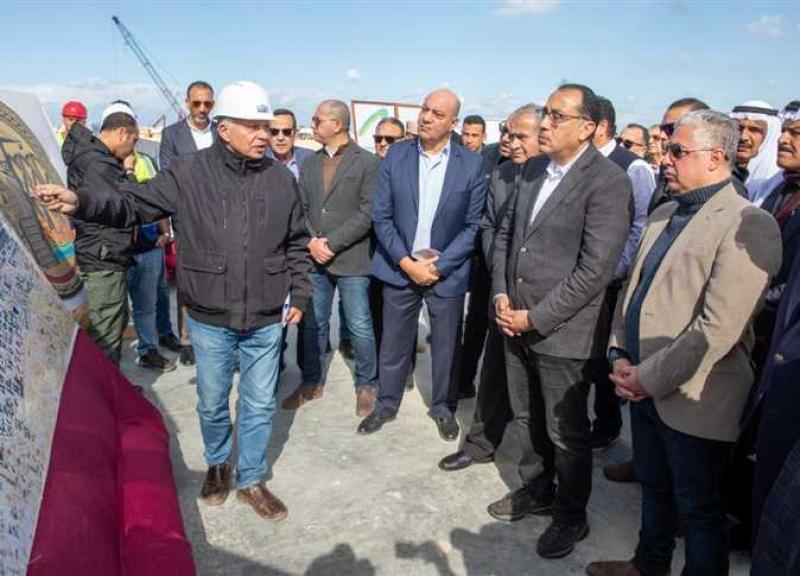 مصطفى مدبولي يتفقد ميناء العريش