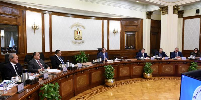 رئيس الوزراء يترأس الاجتماع الأول للجنة متابعة توصيات المؤتمر الاقتصادي مجلس الأمناء