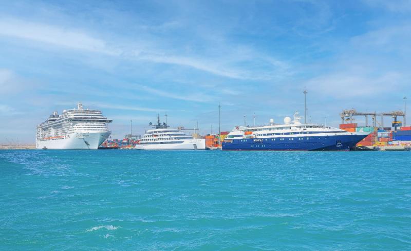 ميناء السخنة يستقبل الآلاف من السائحين على متن ٣ سفن سياحية