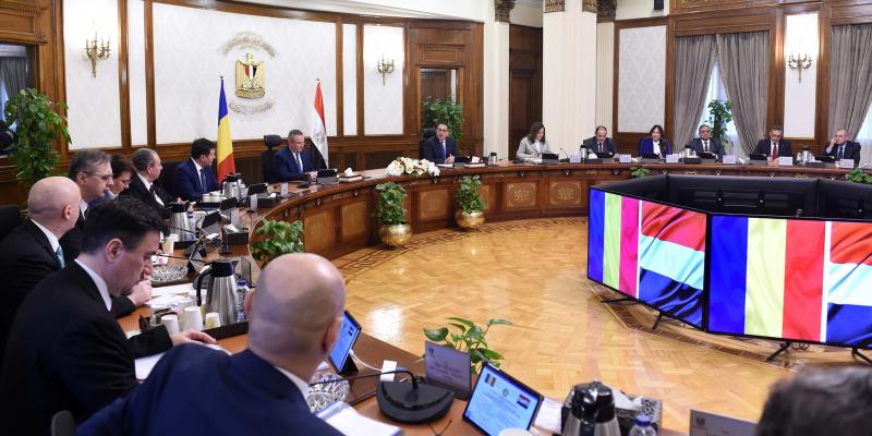 رئيسا وزراء مصر ورومانيا يترأسان جلسة مباحثات موسعة
