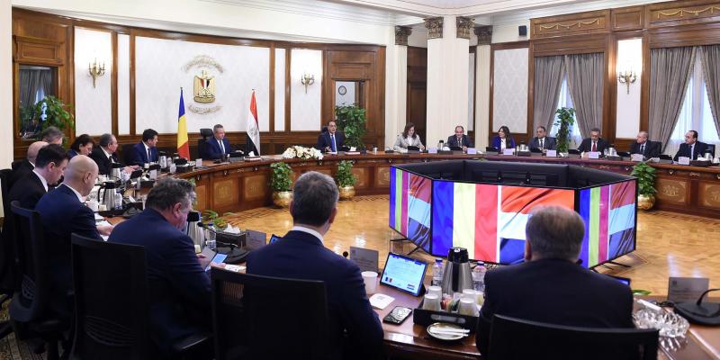 رئيسا وزراء مصر ورومانيا يترأسان جلسة مباحثات موسعة بحضور وفد روماني