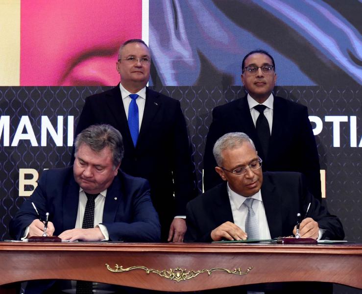 رئيسا وزراء مصر ورومانيا يشهدان التوقيع على مذكرة التفاهم