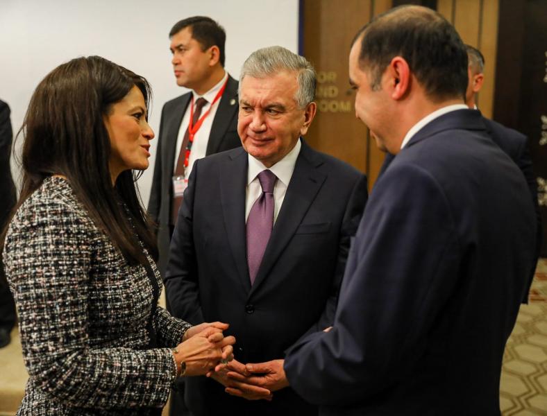 وزيةر التعاون الدولي رفقة الرئيس الأوزبكي
