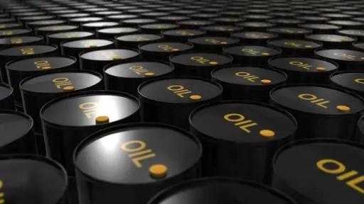 أسعار النفط تتجاوز 100 دولار للبرميل للمرة الأولى منذ يوليو