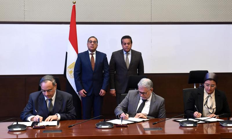 اتفاقية إنشاء شركة مصرية لتشغيل مصنع سرنجات ذاتية التدمير