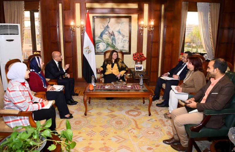 وزيرة الهجرة تستقبل رجل الأعمال وائل حسن