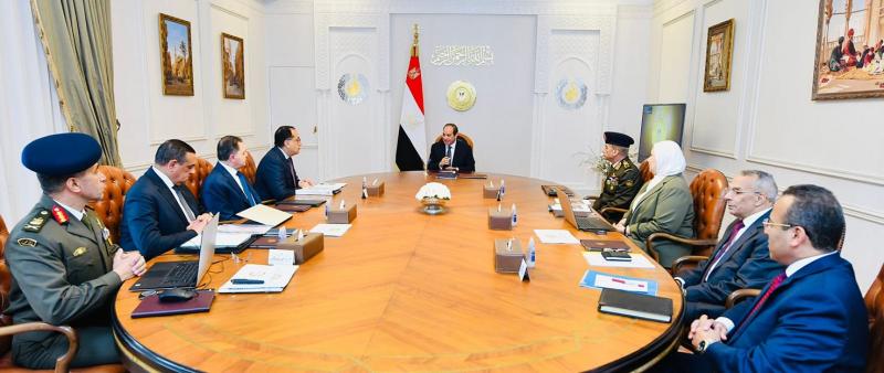 اجتماع الرئيس عبدالفتاح السيسي مع عدد من المسئولين