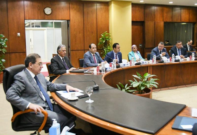 تفاصيل مباحثات وزير البترول مع شيفرون العالمية لتوسيع أنشطتها بمصر