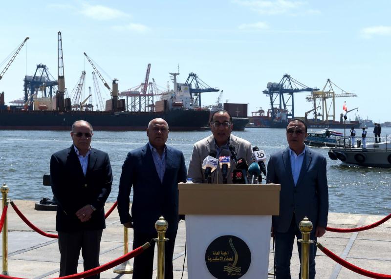رئيس الوزراء: ميناء الإسكندرية يشهد تداول 60% من حجم التجارة المصرية