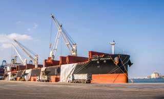 «ميناء دمياط» يستقبل 45 ألف طن من القمح لصالح القطاع الخاص