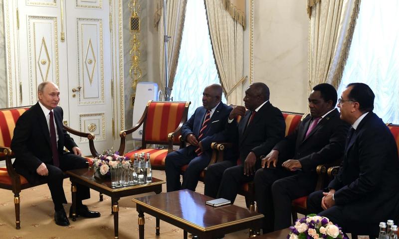 لقاء الرئيس الروسي بالوفد الأفريقي
