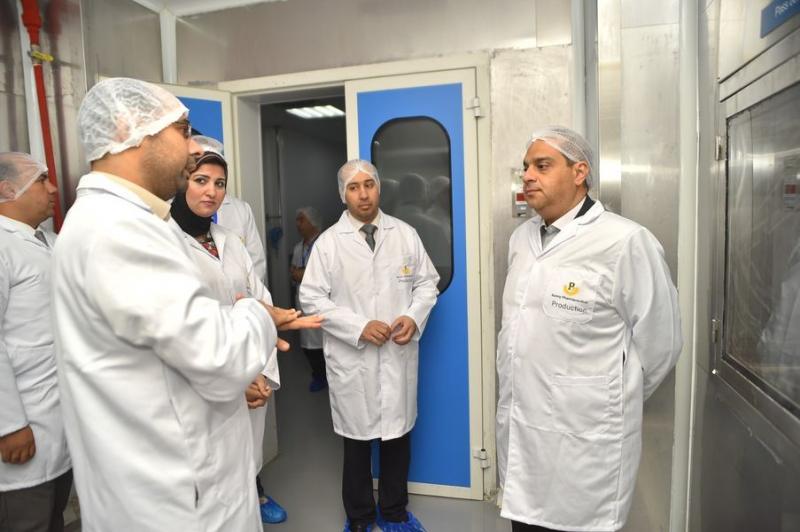 رئيس هيئة الدواء المصرية في مصنع صاني فارما سيوتيكال