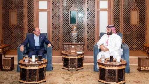 الرئيس السيسي وولي العهد السعودي يتفقان على تعزيز التشاور للحفاظ على الاستقرار الإقليمي