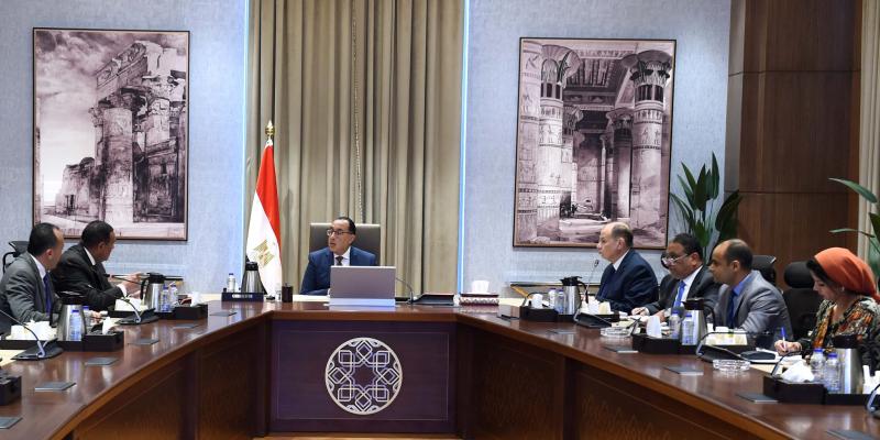 جانب من اجتماع رئيس مجلس الوزراء ومحافظ أسيوط