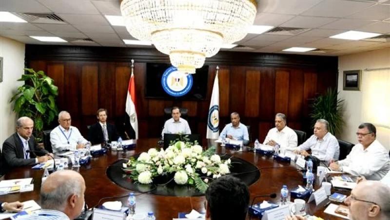 وزير البترول يتابع تنفيذ مشروعات توسعات مصفاة شركة الشرق الأوسط بالإسكندرية