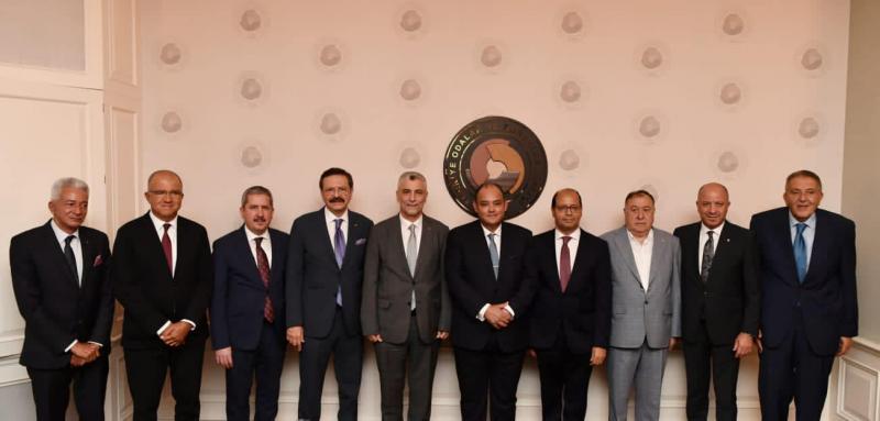 وزير الصناعة يدعو نظيره التركي لزيارة مصر قريبًا