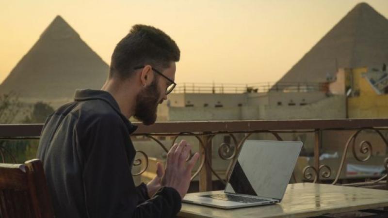 الشباب مستخدمي الإنترنت في مصر - تعبيرية
