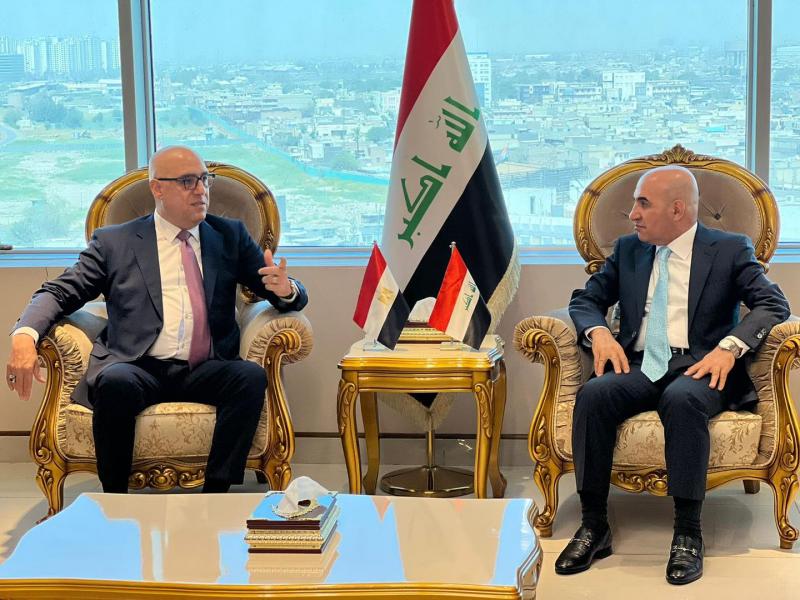 وزير الإسكان يلتقي نظيره العراقي لبحث سبل التعاون بين البلدين