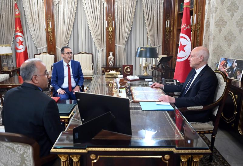 الرئيس التونسي يتابع ملف تجميد الأموال المنهوبة في الخارج