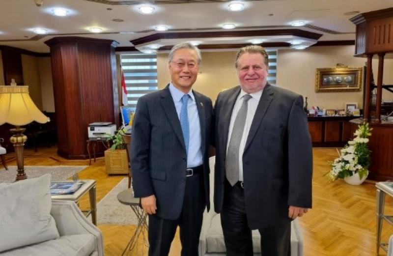 محافظ البنك المركزي المصري يلتقي سفير كوريا الجنوبية