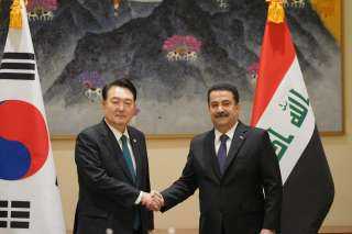 رئيس الوزراء العراقي يدعو الشركات الكورية للمساهمة بمشروع طريق التنمية