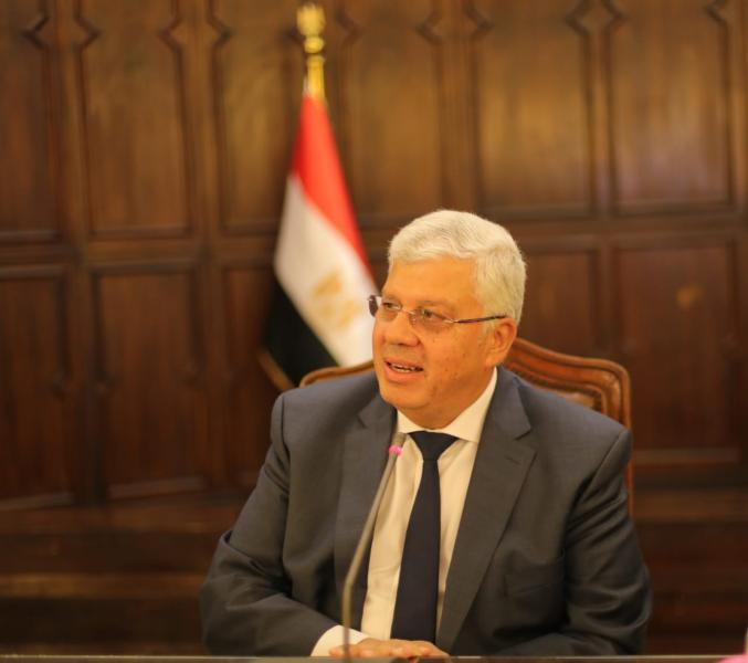 الدكتور أيمن عاشور وزير التعليم العالي والبحث العلمي