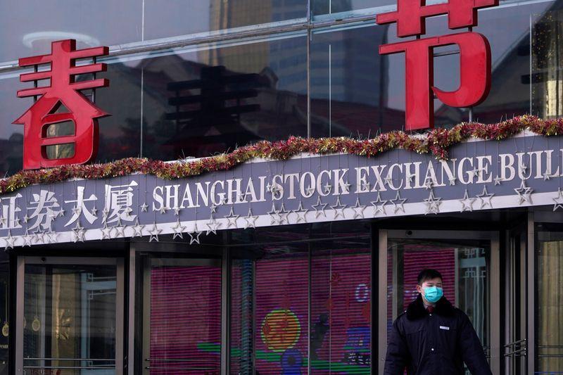 بورصة شانغهاي وسوق دبي المالي يوقعان مذكرة تفاهم