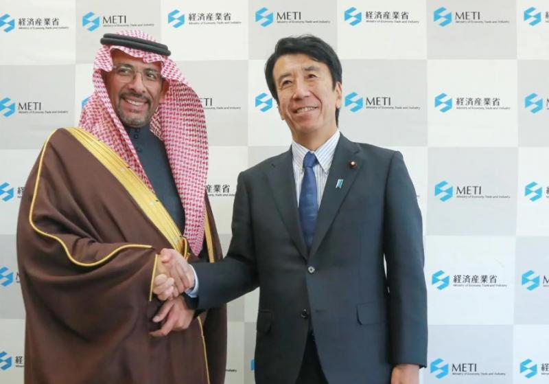 الوزير السعودي والياباني