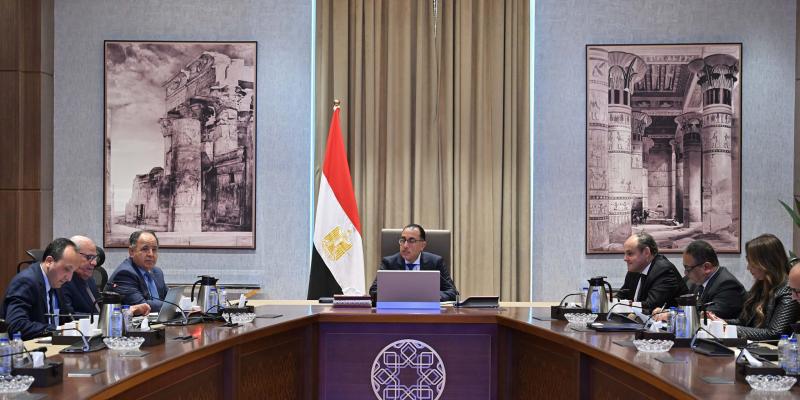 رئيس الوزراء يتابع مشروعات التنمية الصناعية في بورسعيد
