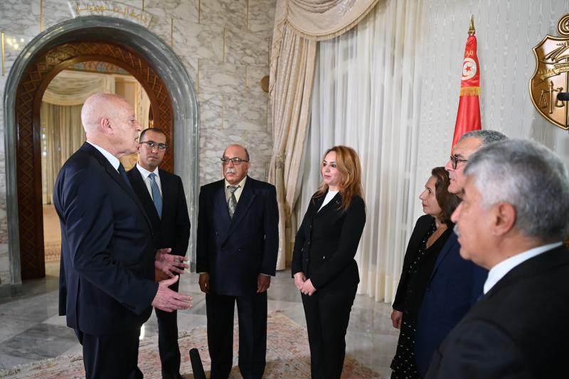 أعضاء الحكومة التونسية يؤدون اليمين أمام قيس سعيد
